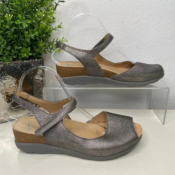 Dansko Marcy Pewter Metallic Leather Peep Toe Wedge Sandals 41 EU/10.5 US - Picture 2 of 9